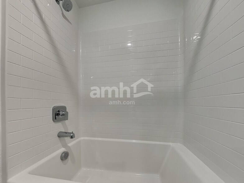 Building Photo - 7285 Arroyo Crossing Pkwy