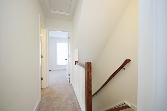 Building Photo - Pet-Friendly Old Trail Townhome