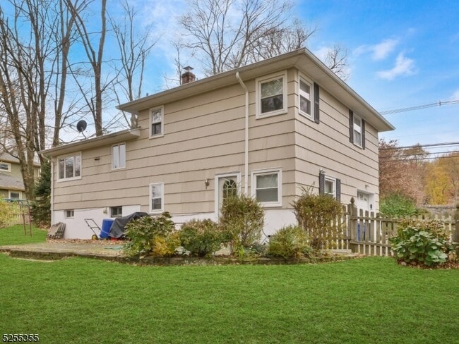 Building Photo - 69 Intervale Rd