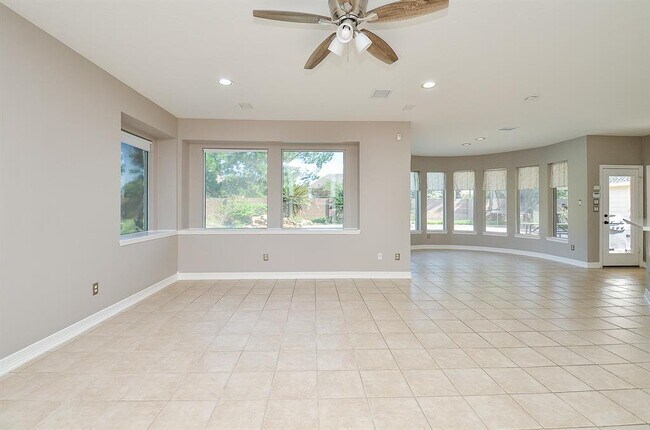 Building Photo - 1407 Kennoway Park Dr