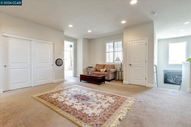 Building Photo - 582 Mandevilla Dr