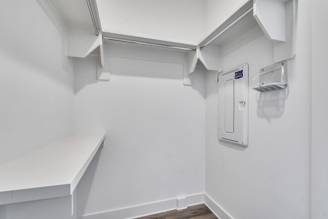 Building Photo - 1403 Martin St