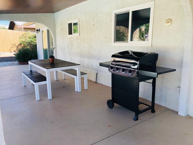 Building Photo - 66780 Yucca Dr