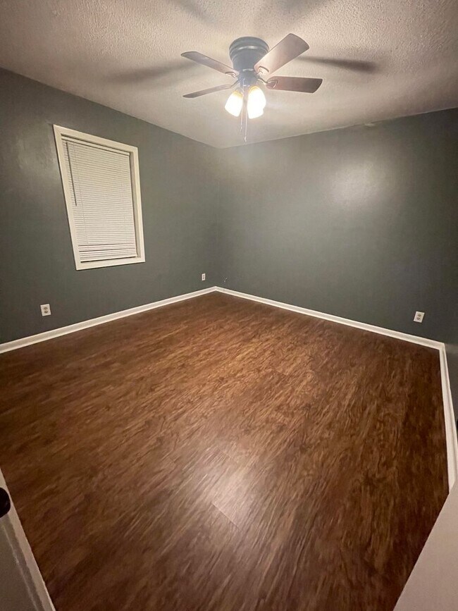Building Photo - 2 bed 1 bath apartment in Jonesboro