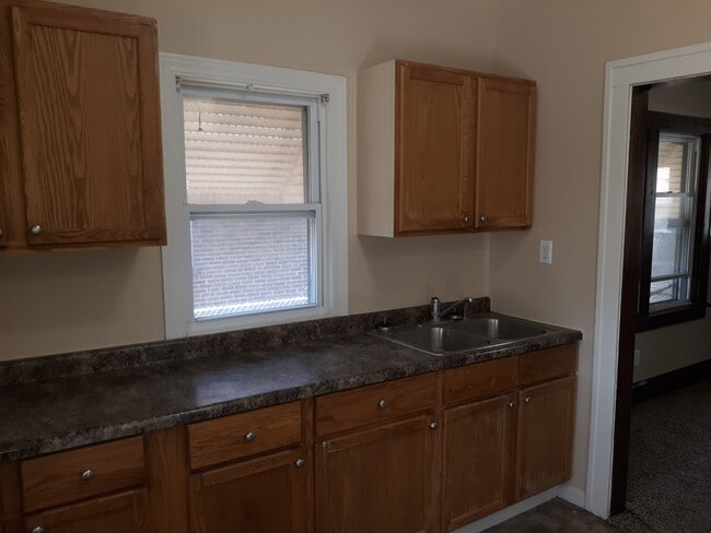 Building Photo - 2305 Broadway