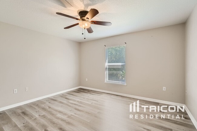 Building Photo - 17017 Lixberry Way