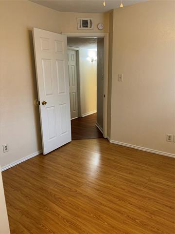 Building Photo - 2406 Sunflower Dr