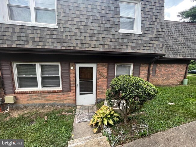 Building Photo - 9505 Hagel Cir