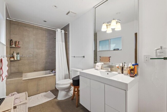 Building Photo - 1230 96th St