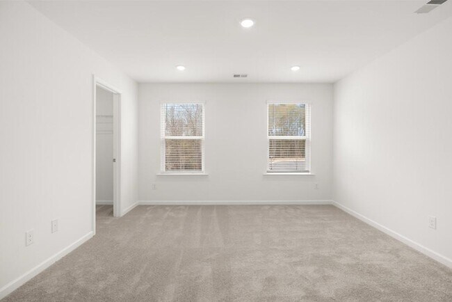 Building Photo - 128 Hazel Dr