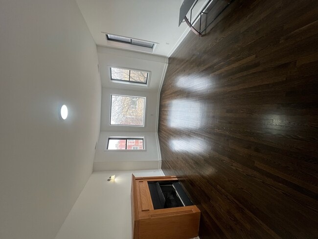 Building Photo - 7737 S Kingston Ave