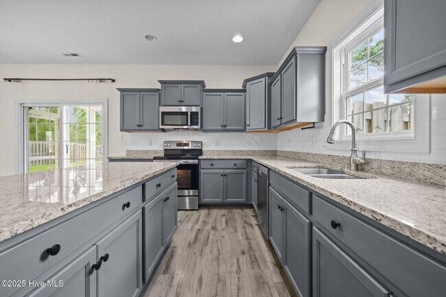 Building Photo - 541 Transom Wy