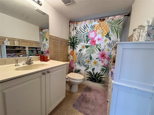 Building Photo - 21100 SW 87th Ave