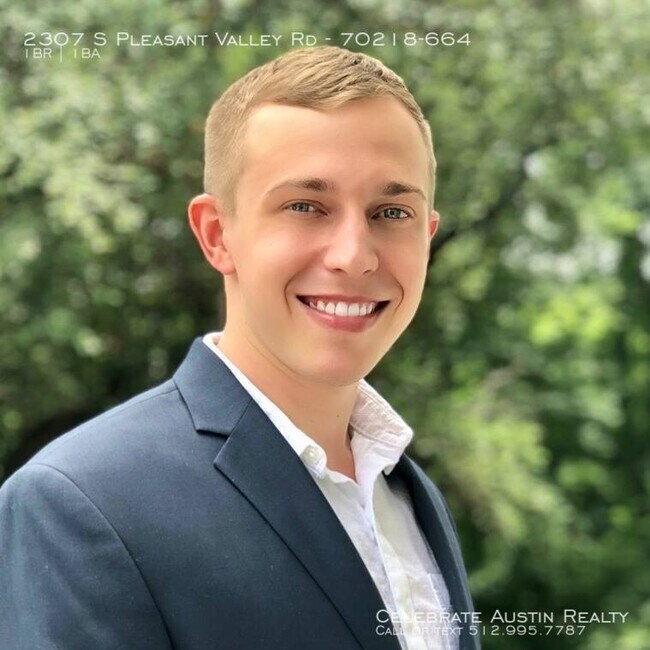 Building Photo - Trio