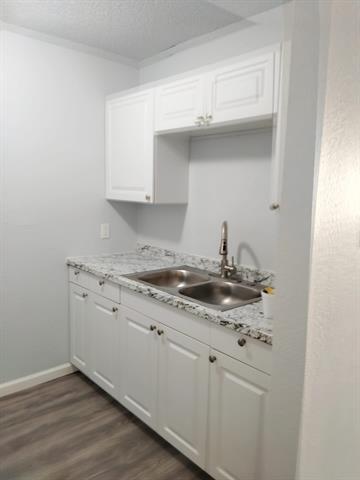 Primary Photo - 8127 Stonehurst St