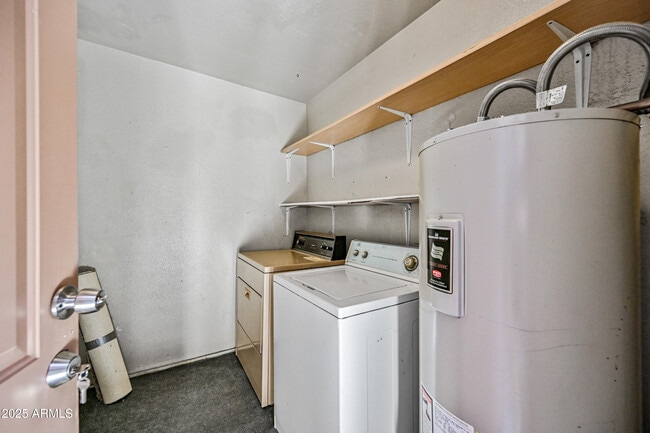 Building Photo - 2610 E Obregon St