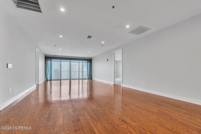 Building Photo - 432 Ocean Blvd N