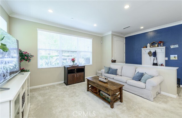 Building Photo - 112 Crescent Moon