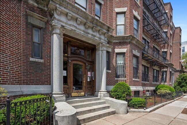 Building Photo - 111 Jersey St