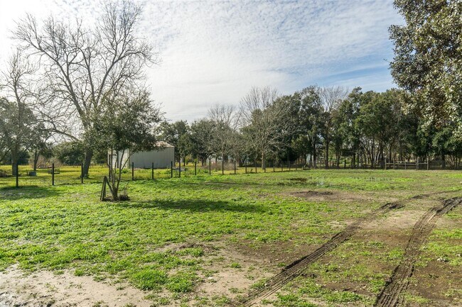 Building Photo - 4604 S Tower Rd