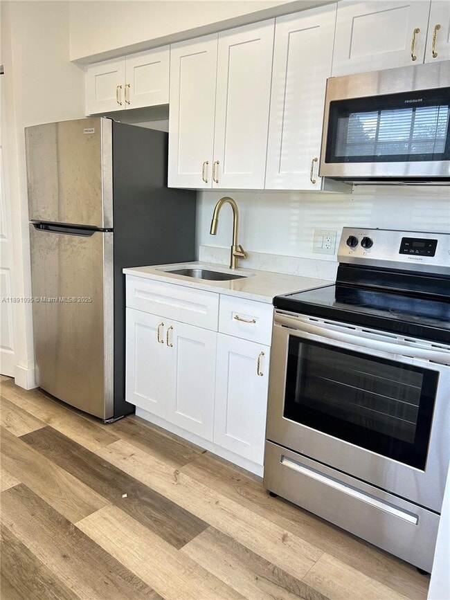 Building Photo - 2 bedroom in North Miami FL 33138