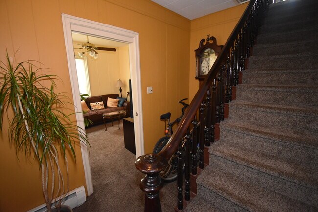 Building Photo - 5 Alger St