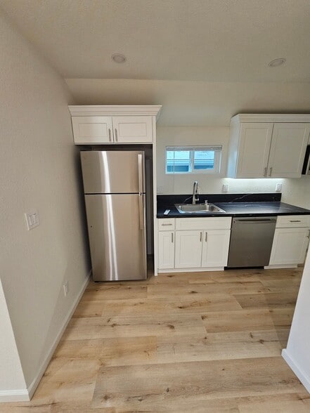 Building Photo - 439 Neal St