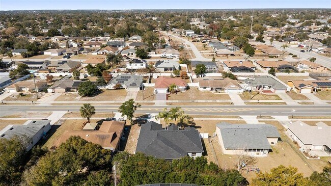 Building Photo - 1227 Tivoli Dr