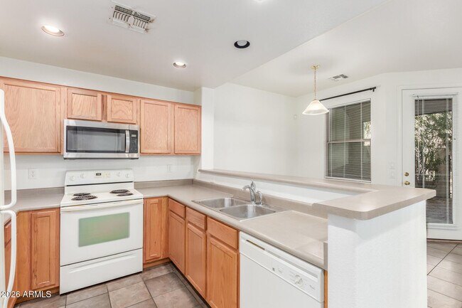 Building Photo - 1886 E Don Carlos