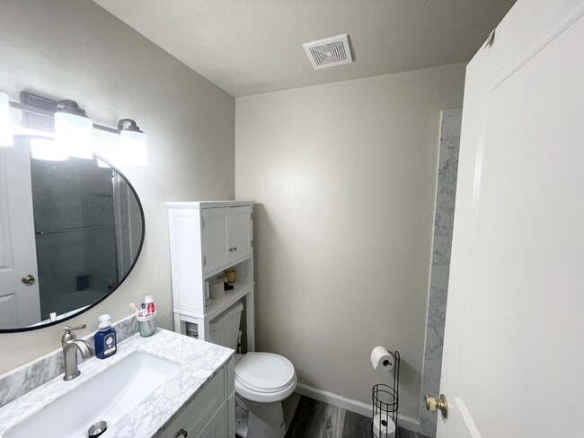 Building Photo - Remodeled Large 4 Bedroom 2 Bath Condo  in...