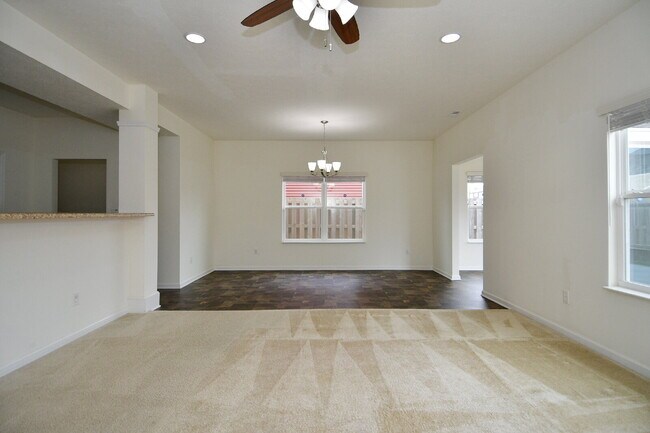 Building Photo - Spacious 5-bedroom, 3 full bath home in the Greenwood/Clark Pleasant area