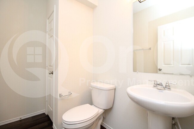 Building Photo - 5616 Cherrywood Wy