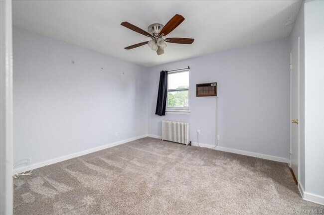Building Photo - 245-41 77th Crescent