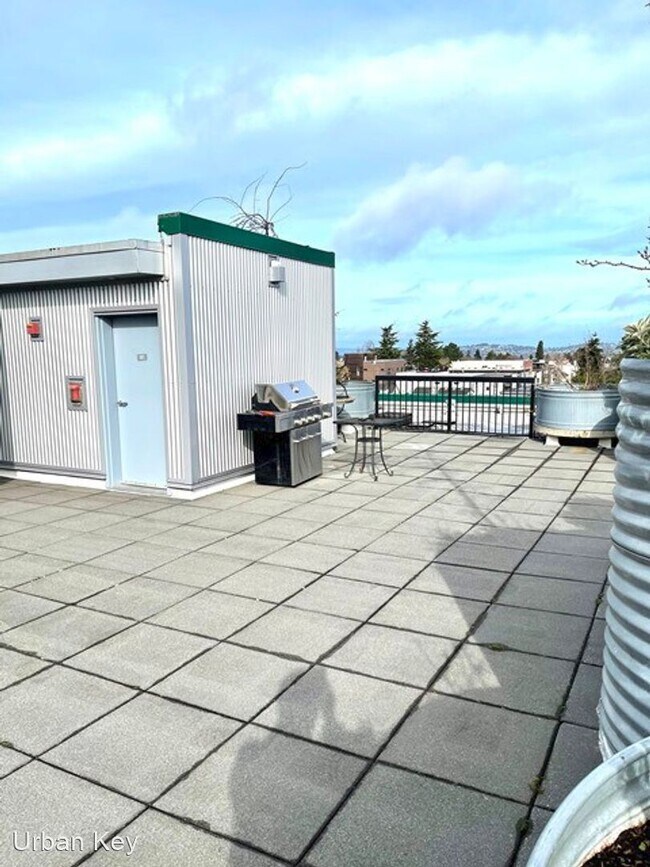 Building Photo - 2331 42nd Ave SW