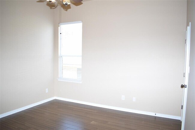 Building Photo - 7233 Via Dono Dr