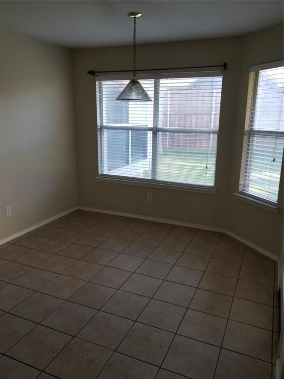 Building Photo - 2809 Hollow Ridge Dr