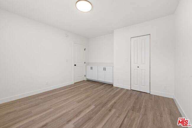 Building Photo - 3707 S Canfield Ave