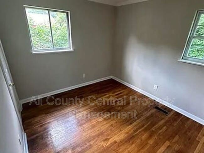 Building Photo - 1657 18th Way SW