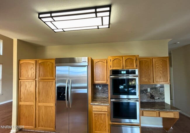 Building Photo - 1685 Southview Dr