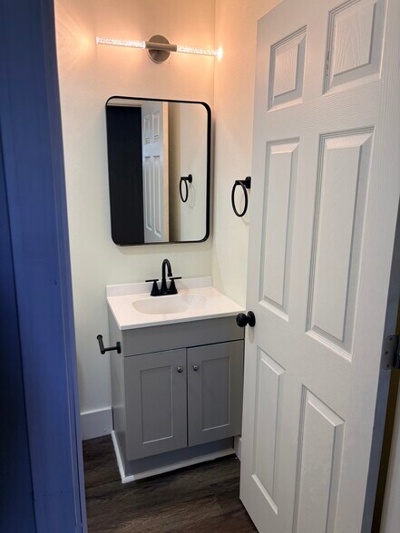 Building Photo - 1200 Southlawn Blvd