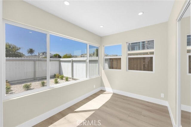Building Photo - 806 W Balboa Blvd