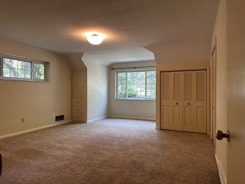 Primary - 3030 Hardale Blvd