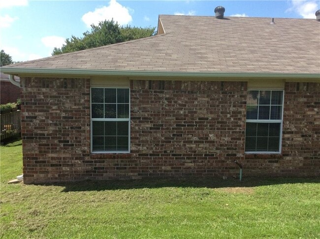 Building Photo - 1510 N Bernice Dr