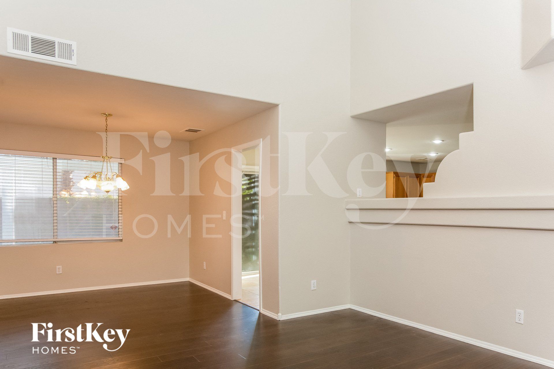 Building Photo - 9947 Pioneer Ave