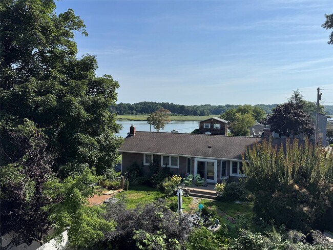Building Photo - 119 Whittier Dr