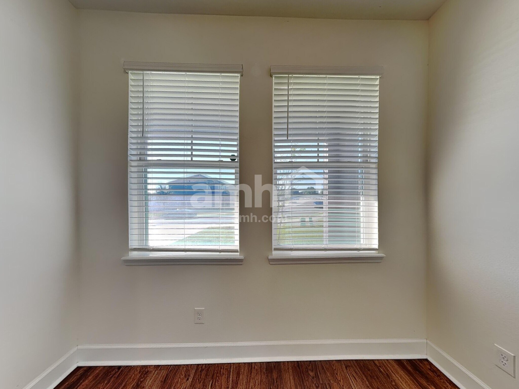 Building Photo - 1336 Mount Logan Dr