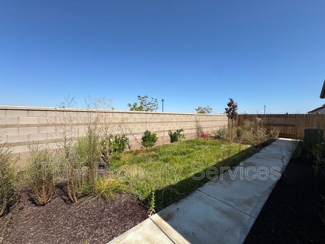 Building Photo - 5210 Peace Lily Ln