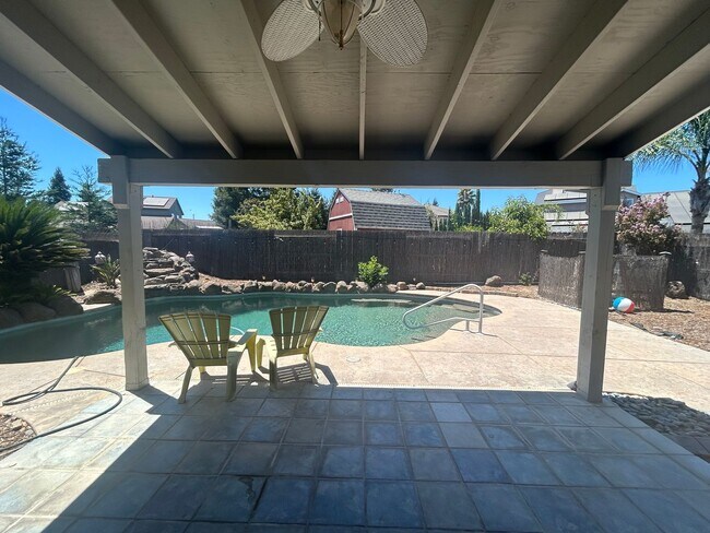 Building Photo - 5801 Eisenhower Dr