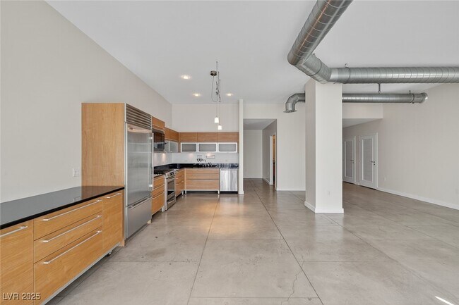 Building Photo - 200 Hoover Ave