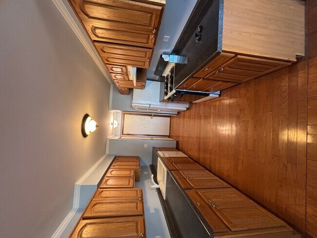 Building Photo - 162 Village Creek Dr